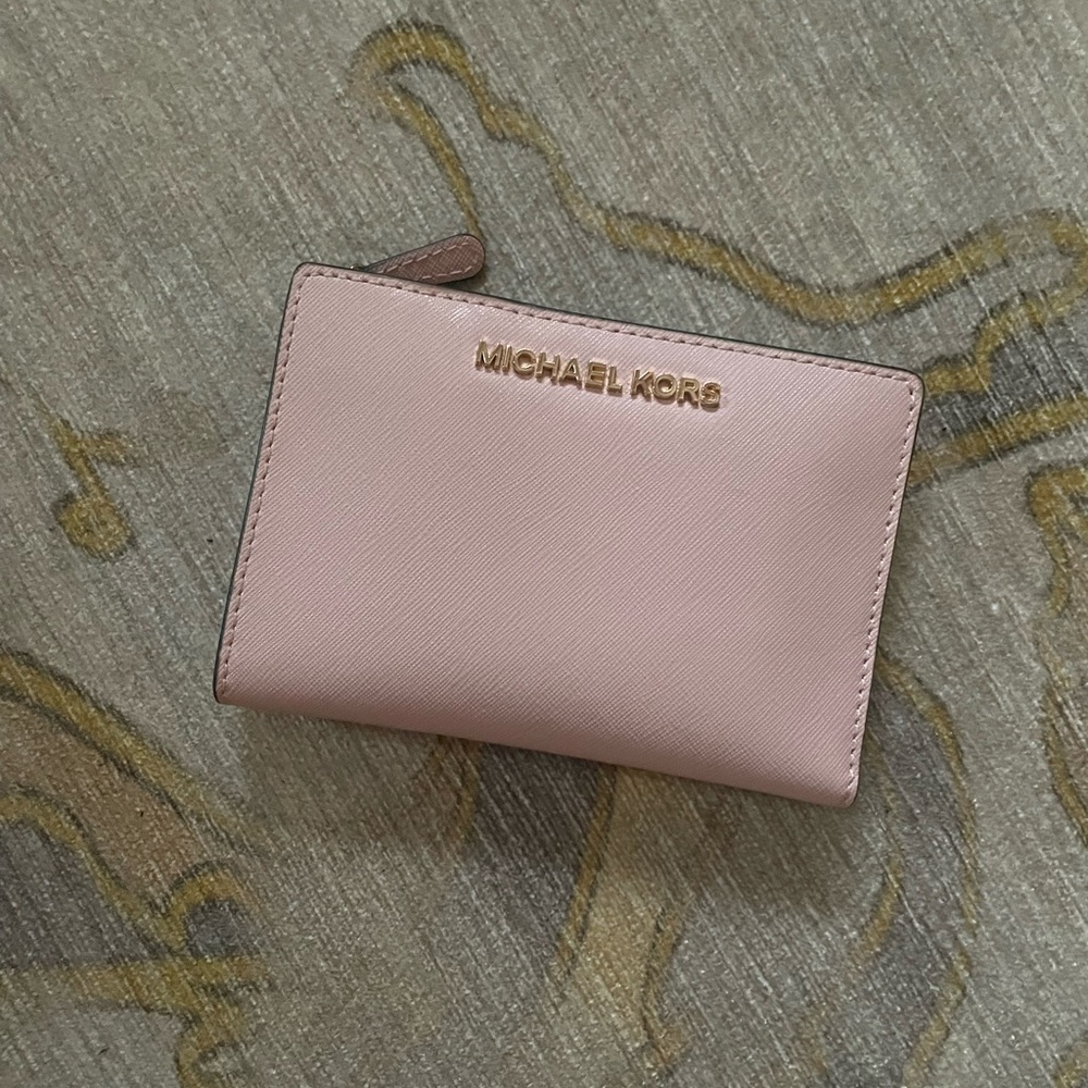AUTHENTIC Michael Kors Small Wallet